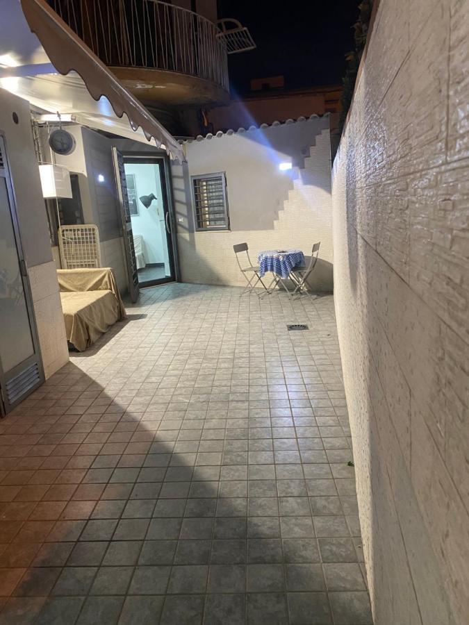 Napoli Centro Casa Con Due Camere E Cucina ภายนอก รูปภาพ